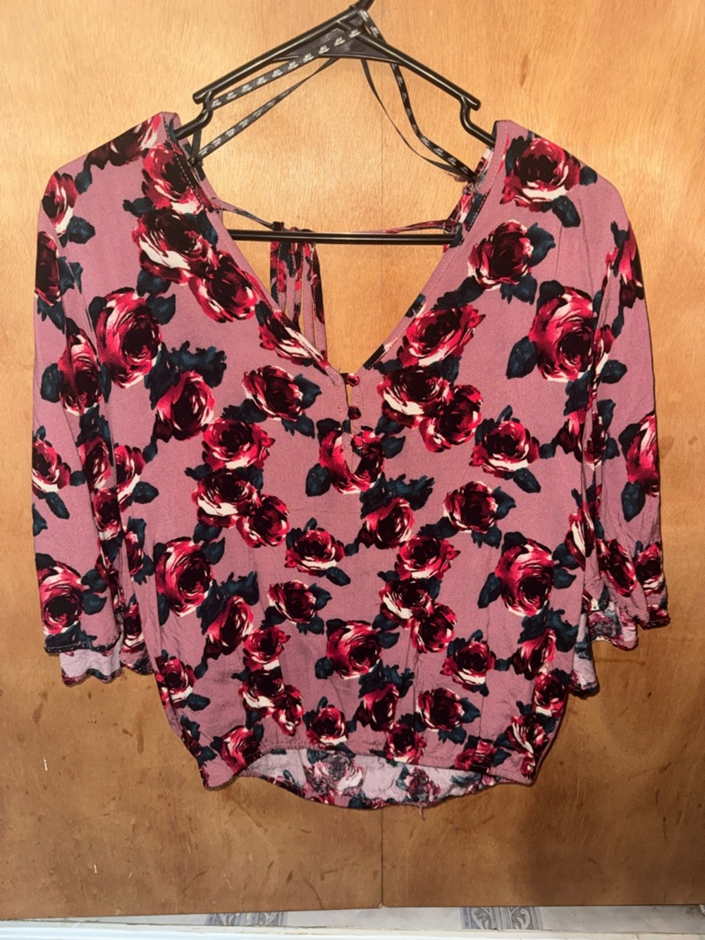BKE Mauve Floral V-Neck Blouse with Rose Print